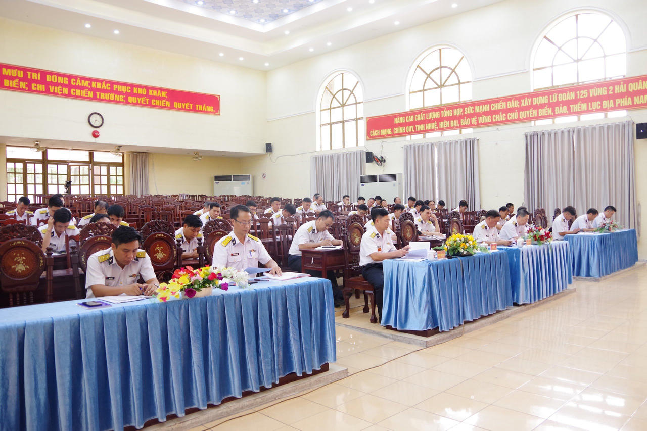 Lữ đoàn 125 xây dựng đơn vị điểm về Công tác Kỹ thuật 