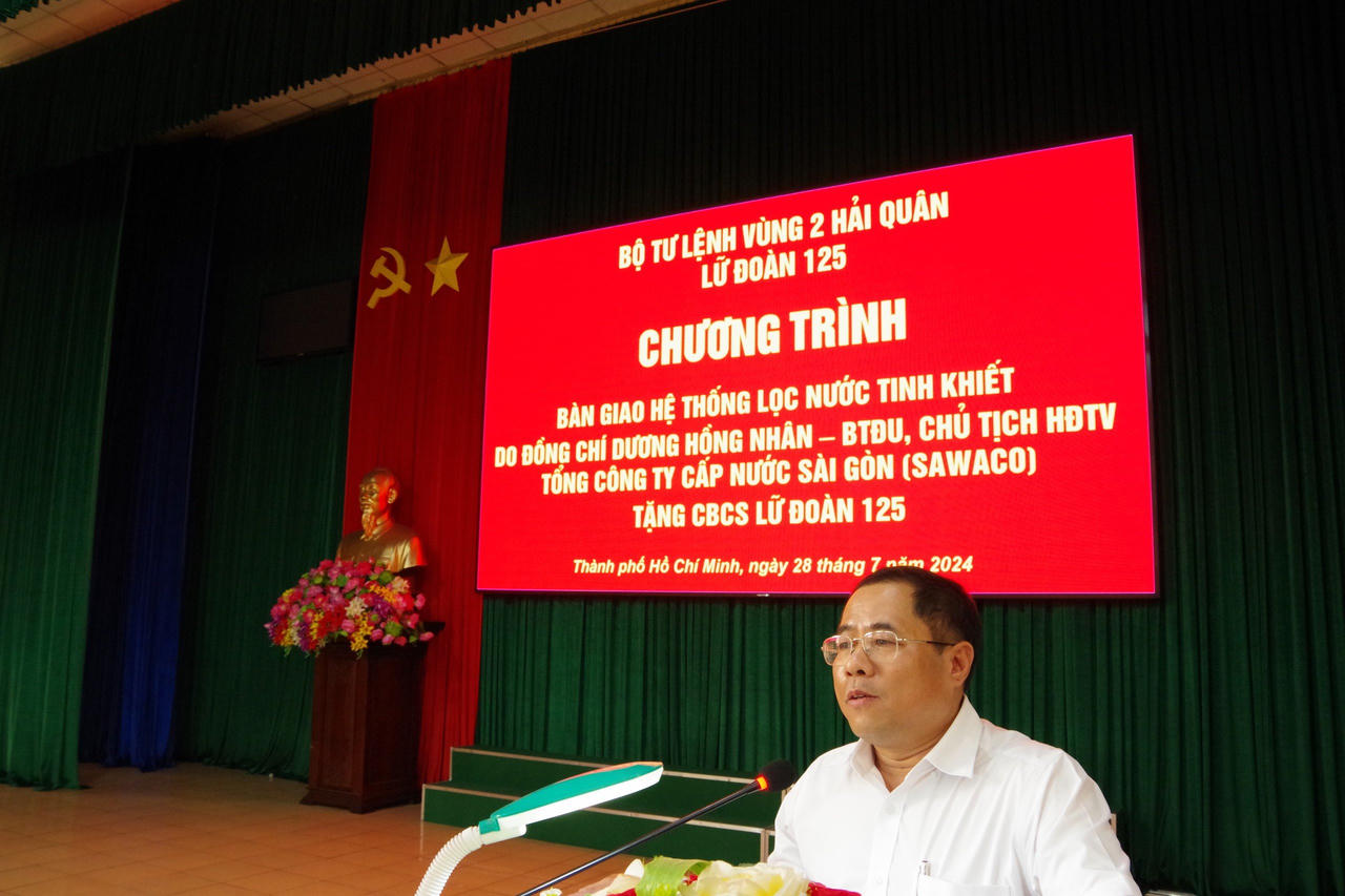 Lữ đoàn 125 được tặng hệ thống máy lọc nước tinh khiết 