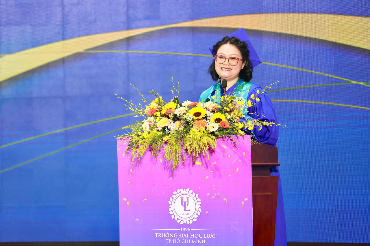 Gần 1.500 tân Cử nhân chính quy Đại học Luật TP HCM nhận bằng tốt nghiệp
