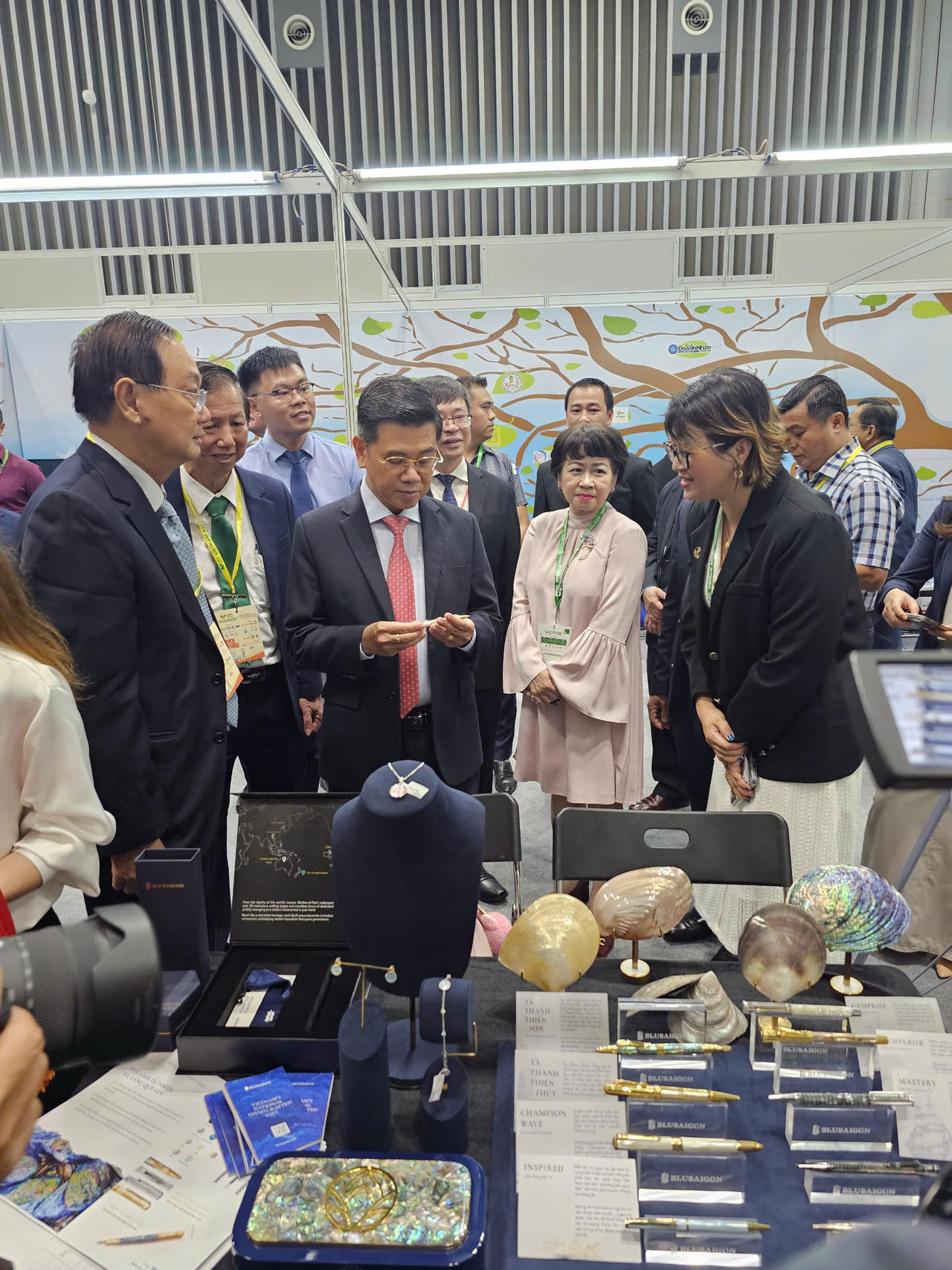 Khai mạc Hội chợ Quốc tế Đồ gỗ và Mỹ nghệ xuất khẩu Việt Nam ASEAN lần thứ 2