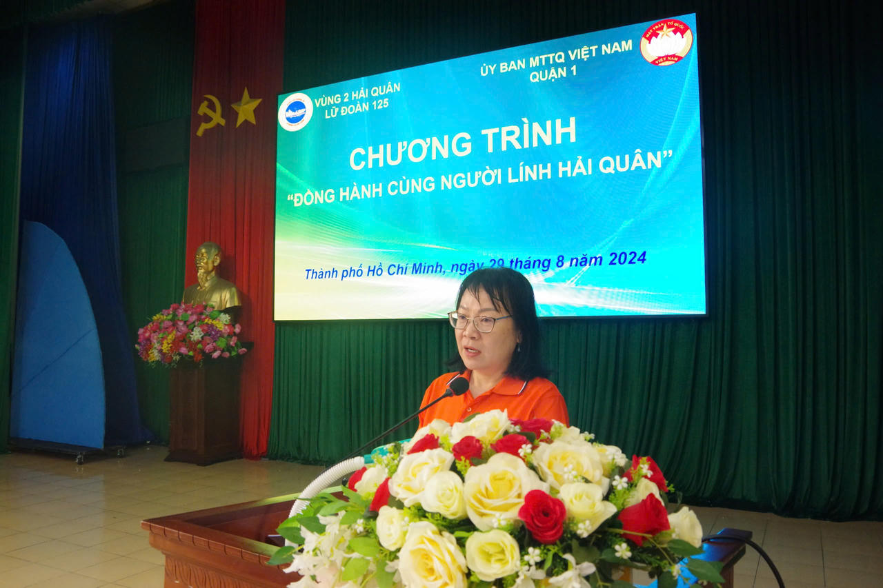 Vùng 2 Hải quân tổ chức chương trình 'Đồng hành cùng người lính Hải quân'