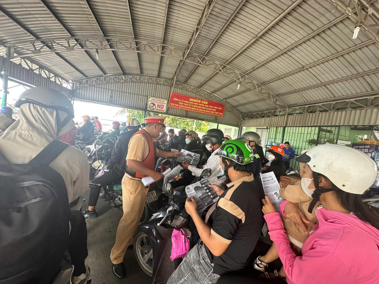 CSGT Công an các tỉnh ra quân bảo đảm ATGT dịp nghỉ lễ Quốc khánh 2/9 và khai giảng năm học mới