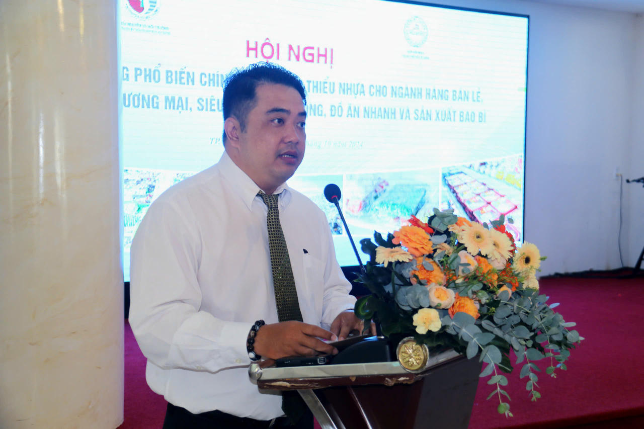 Phổ biến chính sách giảm thiểu nhựa, hướng tới sản phẩm thân thiện môi trường