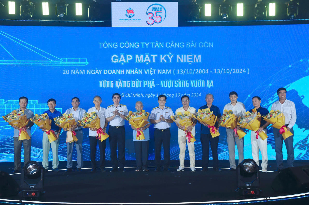 Doanh nhân Tân cảng Sài Gòn “Vững vàng bứt phá - Vượt sóng vươn xa”