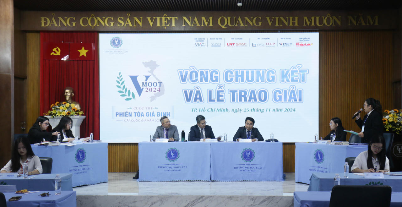 Trường Đại học Luật TP HCM đoạt giải nhất cuộc thi Phiên tòa giả định - VMoot 2024