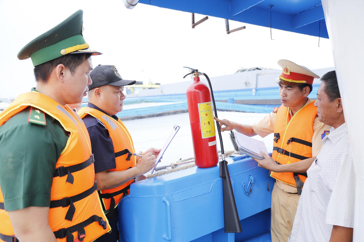 Bảo đảm an ninh các phương tiện ra vào Cụm cảng Tân cảng Cát Lái