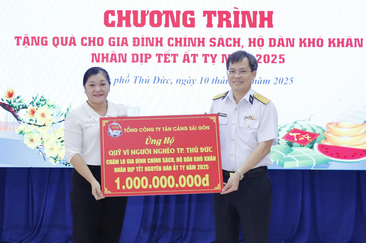 Tân cảng Sài Gòn chăm lo Tết cho người nghèo TP Thủ Đức