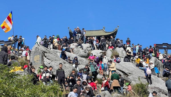 Quảng Ninh đón gần 660.000 lượt khách dịp Tết Nguyên đán Quý Mão 