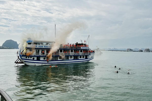 Huy động trên 3.000 người cùng 126 phương tiện hiện đại tập luyện phương án chữa cháy tại Quảng Ninh