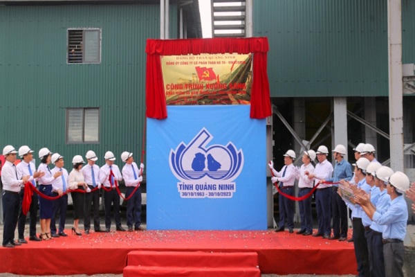 Quảng Ninh hân hoan mừng ngày lễ trọng đại