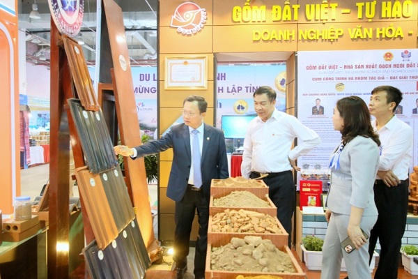 Khai mạc Triển lãm thành tựu 60 năm tỉnh Quảng Ninh và Hội chợ OCOP khu vực Đông Bắc - Quảng Ninh 2023