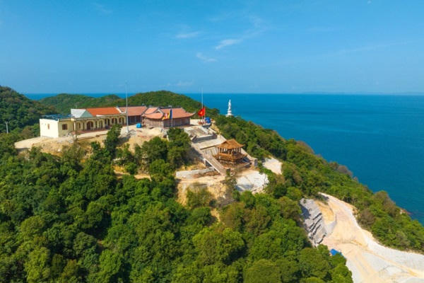 Gắn biển công trình chùa Trúc Lâm đảo Trần