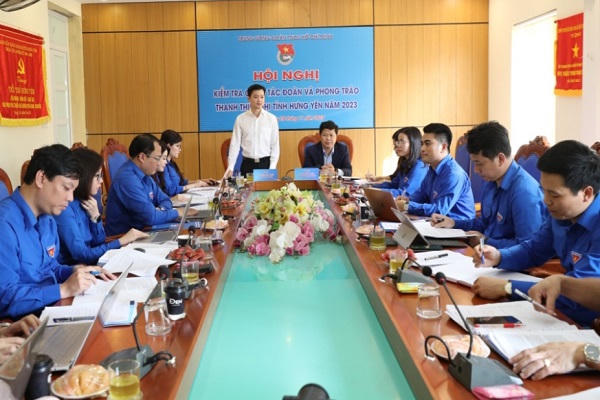 Bí thư T.Ư Đoàn Nguyễn Minh Triết kiểm tra công tác Đoàn tại Hưng Yên