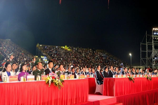 TP Hạ Long đón nhận Huân chương Lao động Hạng Nhất