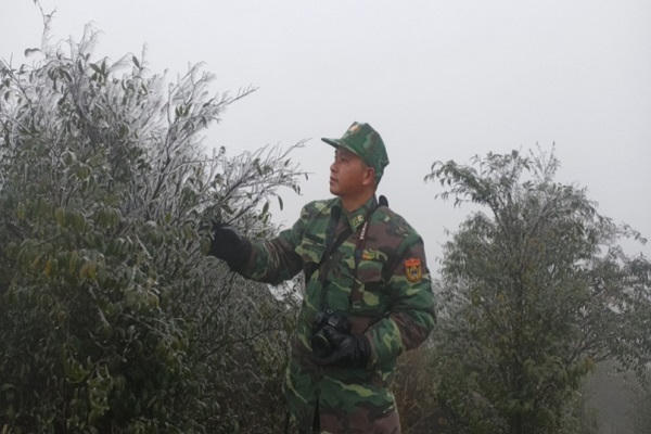 Băng tuyết xuất hiện tại Chùa Đồng và núi Cao Ly (Quảng Ninh)