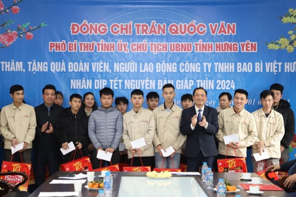 Lãnh đạo tỉnh Hưng Yên thăm, tặng quà Tết tại nhiều địa phương
