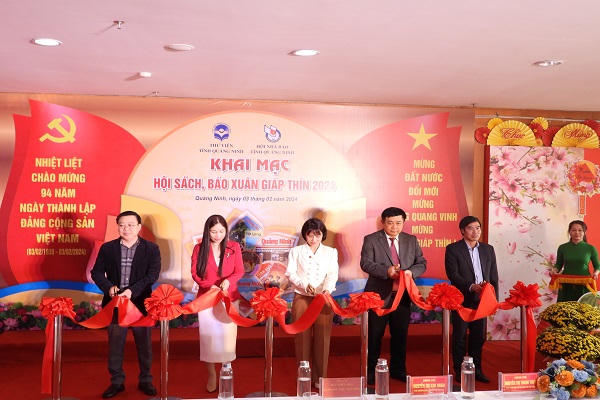 Tưng bừng Hội báo xuân Quảng Ninh, Bắc Ninh