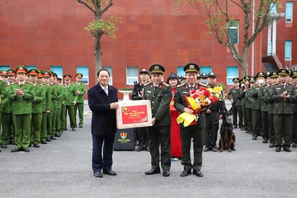 Lãnh đạo tỉnh Hưng Yên thăm, động viên các lực lượng trực Tết