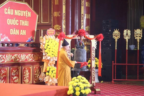 Hàng vạn người tham dự khai hội Xuân Yên Tử năm 2024