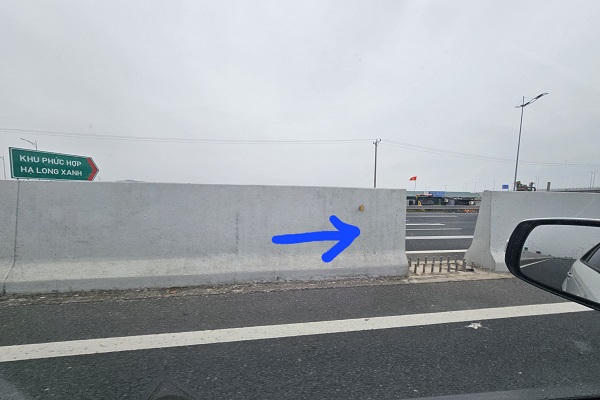 Tiềm ẩn tai nạn giao thông từ nhiều lối mở giữa dải phân cách cứng, đoạn cao tốc cầu Bạch Đằng đến Hạ Long