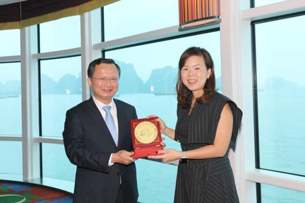 Chủ tịch UBND tỉnh Quảng Ninh làm việc với đại diện Tập đoàn tàu biển lớn nhất thế giới