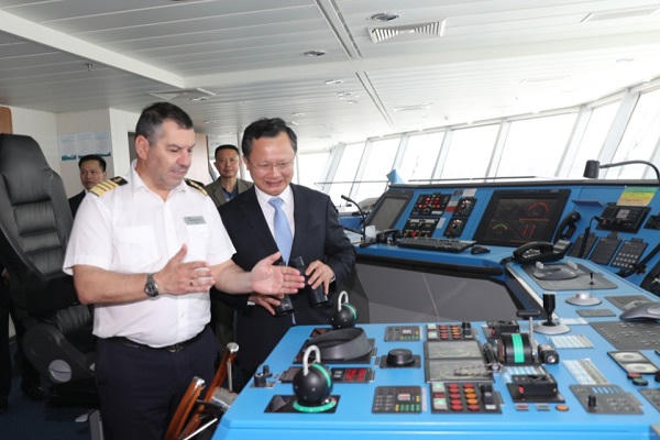 Chủ tịch UBND tỉnh Quảng Ninh làm việc với đại diện Tập đoàn tàu biển lớn nhất thế giới