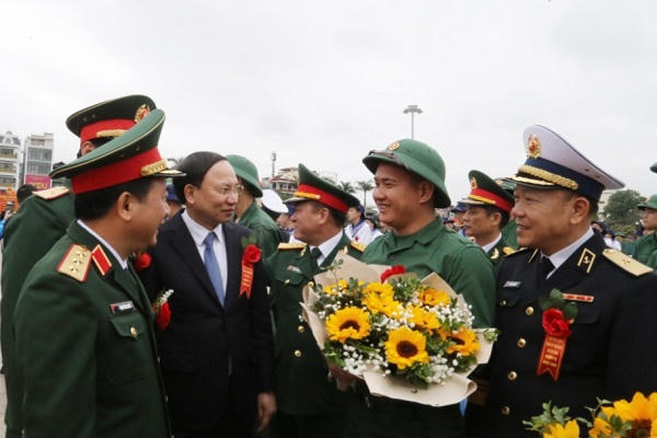 Hơn 2.100 thanh niên Vùng mỏ lên đường nhập ngũ