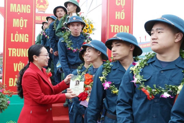 Hơn 2.100 thanh niên Vùng mỏ lên đường nhập ngũ