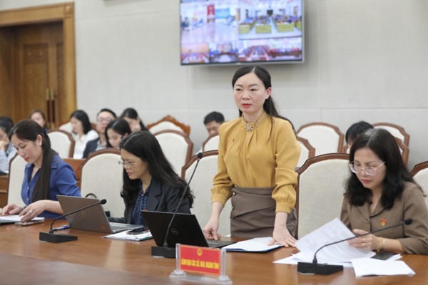 Chủ tịch UBND tỉnh Quảng Ninh đối thoại với thanh niên