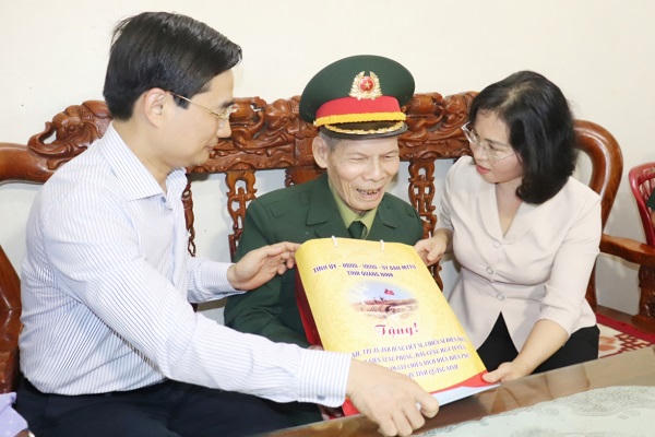 Lãnh đạo tỉnh Quảng Ninh tri ân các cựu chiến binh tham gia Chiến dịch Điện Biên Phủ