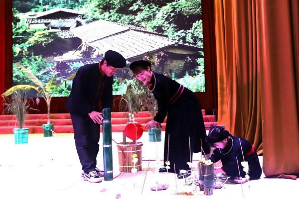 Bảo tồn và phát huy diễn xướng then Bình Liêu