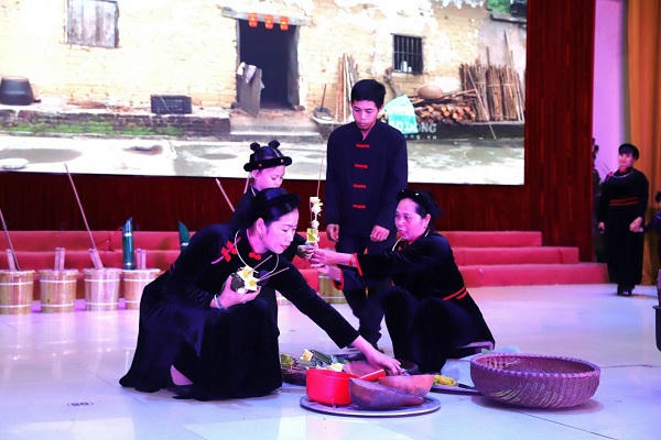 Bảo tồn và phát huy diễn xướng then Bình Liêu