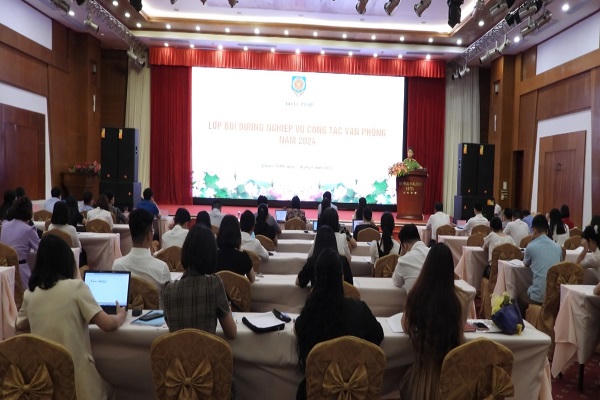 Nhiều ý kiến có cơ sở lý luận và thực tiễn cao, tại lớp Bồi dưỡng nghiệp vụ công tác văn phòng