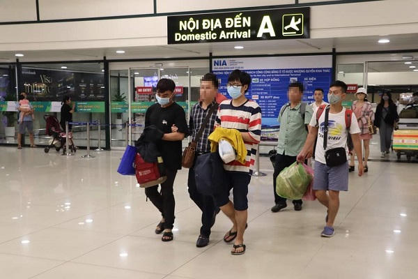 Bắt 11 đối tượng buôn bán cần sa qua mạng