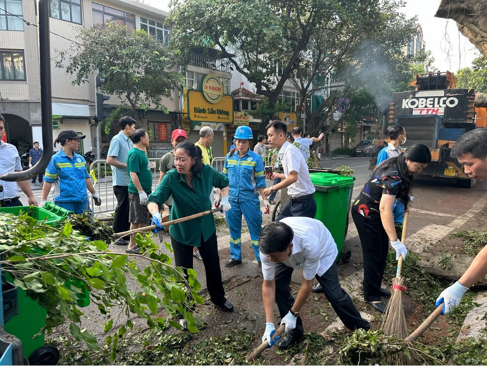 TP Hà Nội ra quân tổng vệ sinh môi trường