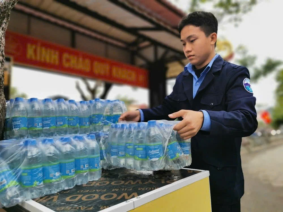 Chùa Hương đón hơn nửa triệu du khách sau một tháng khai hội