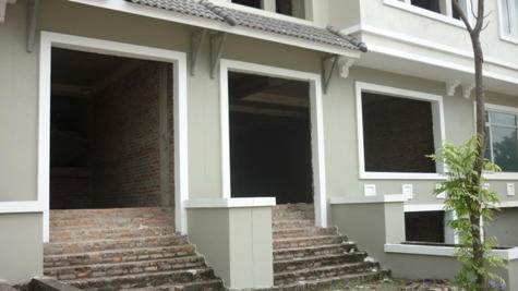 Buốt ruột nhìn hàng trăm biệt thự “ma” xếp lớp phía Tây Thủ đô