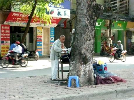 Ngắm "lá phổi xanh" ngày càng co ngót lại giữa Thủ đô