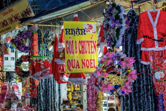 Ngắm Giáng sinh về lung linh trên phố phường Hà Nội