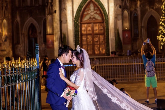 Ngắm Giáng sinh về lung linh trên phố phường Hà Nội