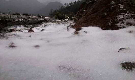 Ngắm miền Bắc ngập chìm trong mưa, tuyết