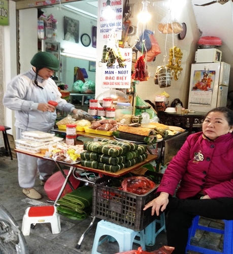 Người Hà Nội hối hả tiễn ông Công ông Táo về trời