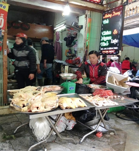 Người Hà Nội hối hả tiễn ông Công ông Táo về trời