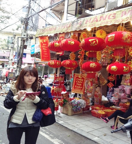 Người Hà Nội hối hả tiễn ông Công ông Táo về trời