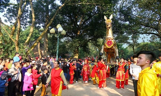 Chùa Hương chính thức khai hội