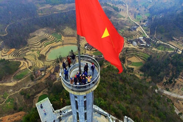 Ngắm cột cờ đẹp như tranh vẽ nơi địa đầu Tổ quốc