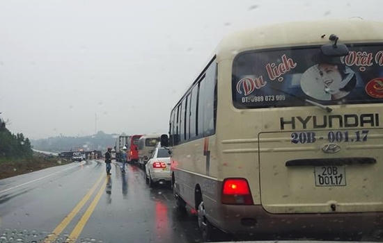 Tai nạn nghiêm trọng trên 'điểm đen' cao tốc Hà Nội - Lào Cai