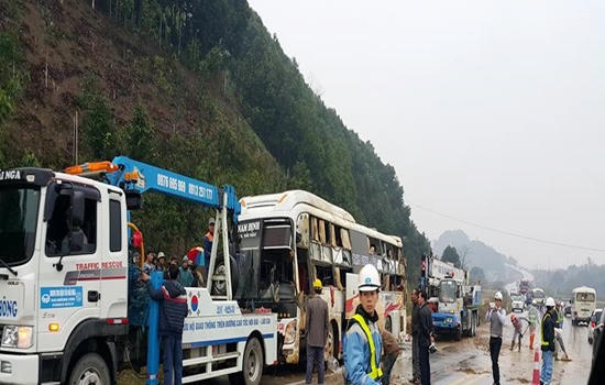 Tai nạn nghiêm trọng trên 'điểm đen' cao tốc Hà Nội - Lào Cai