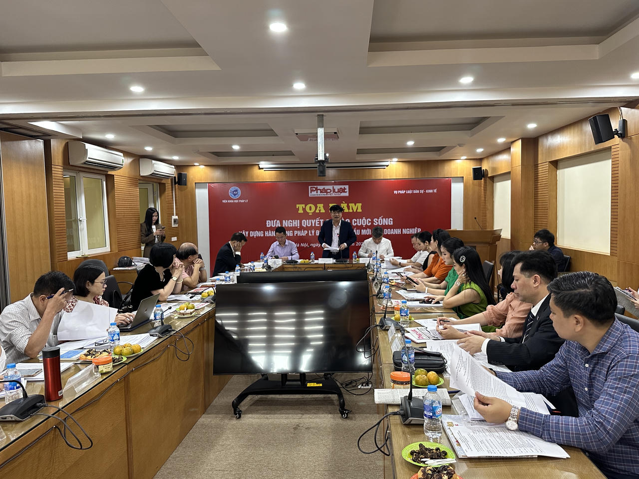 Tọa đàm "Đưa Nghị quyết 27-NQ/TW vào cuộc sống – Xây dựng hành lang pháp lý đáp ứng yêu cầu mới cho doanh nghiệp”