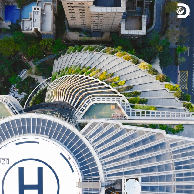 Chiêm ngưỡng toà nhà siêu thực mô phỏng “Mật mã di truyền”